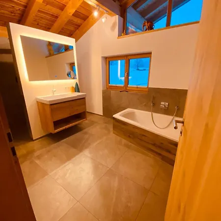 Traumhaus Sensationeller Lage Traumhafter Bergblick Absolute Ruhe Vila *